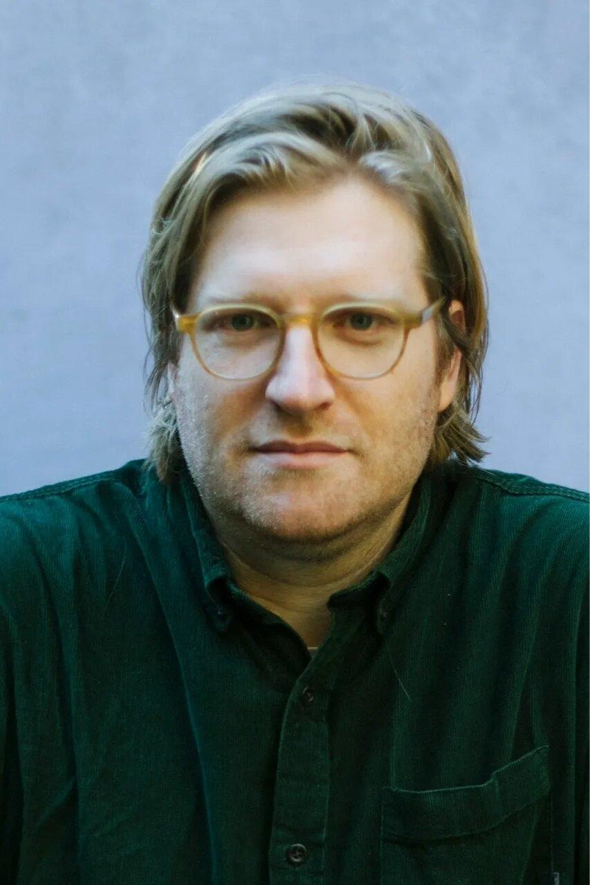 Dan Janvey: Dan Janveji backdrop