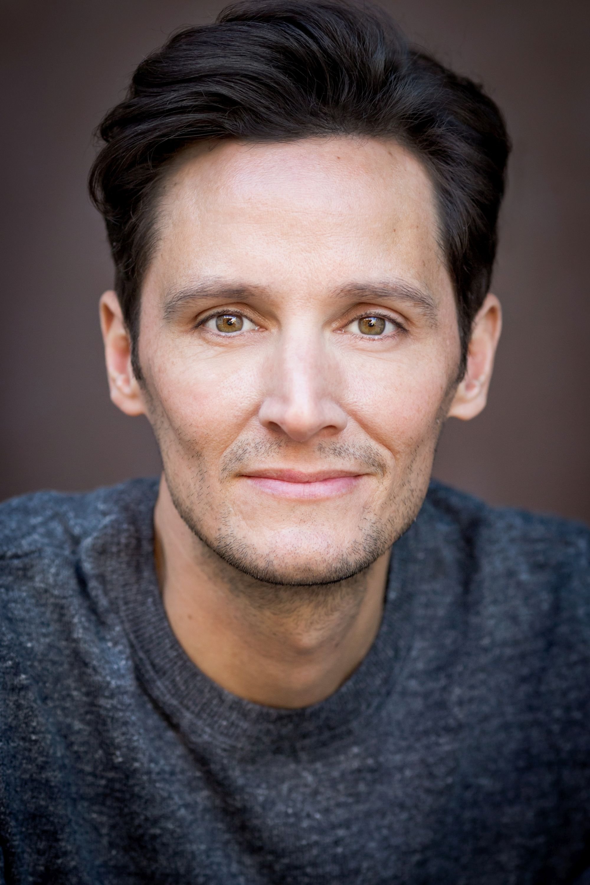 Christian Barillas backdrop