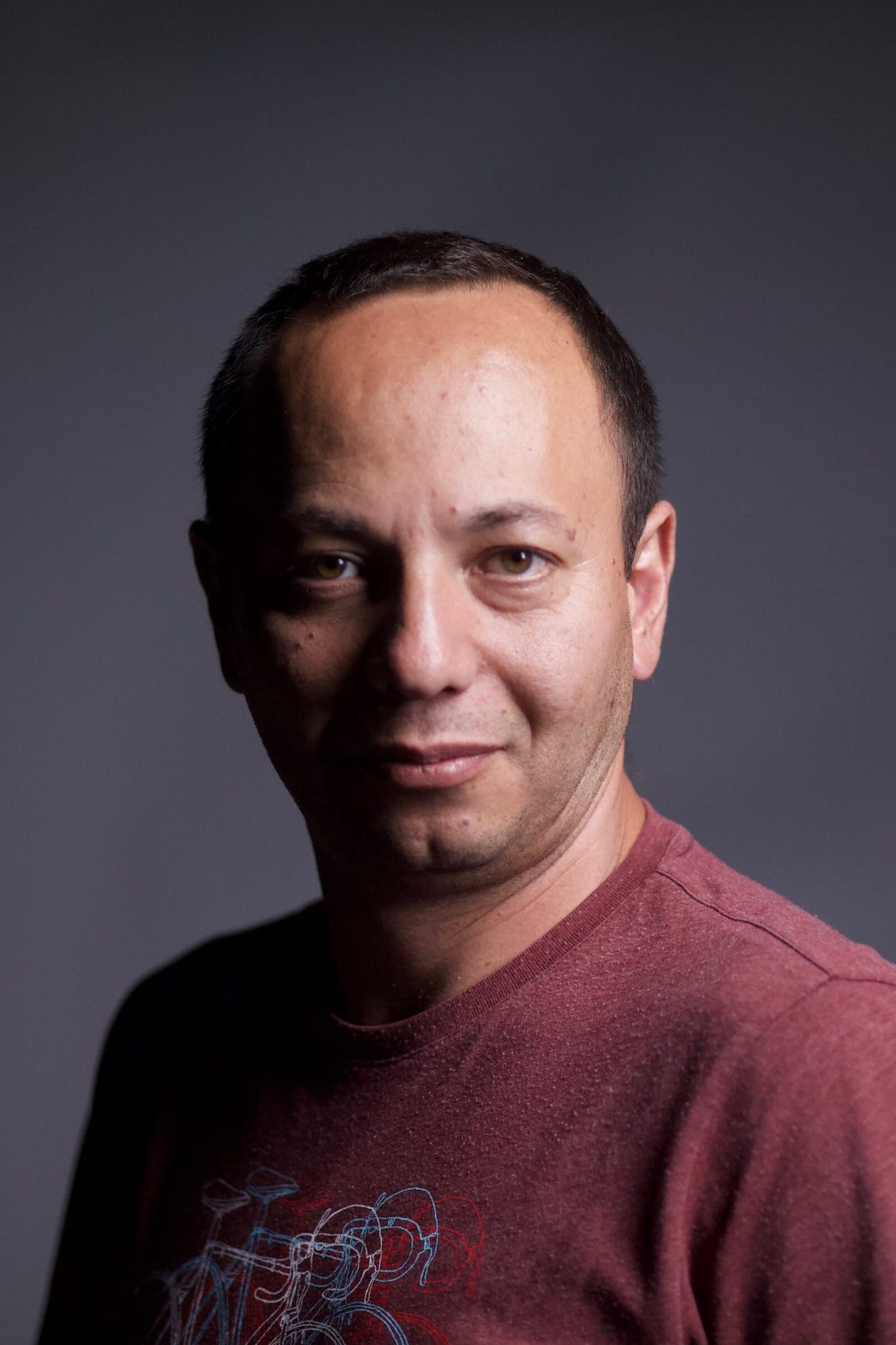 Roberto Fiesco backdrop