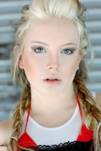 María Fernanda Malo backdrop