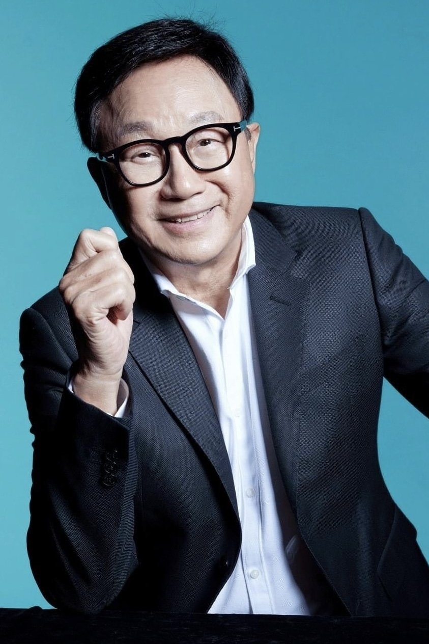 Majkell Huj Kun-Man backdrop