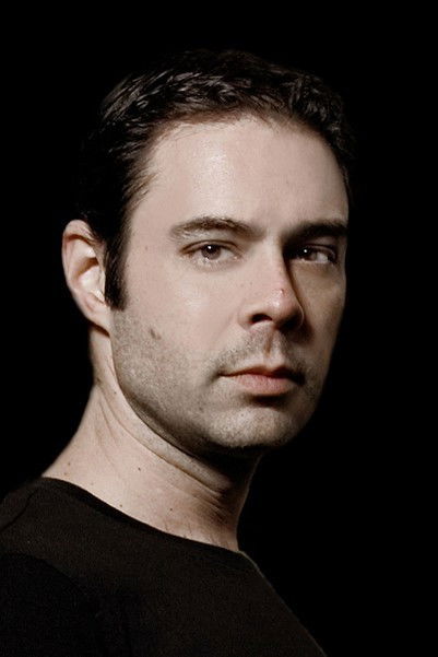 Rodrigo DeMedeiros backdrop