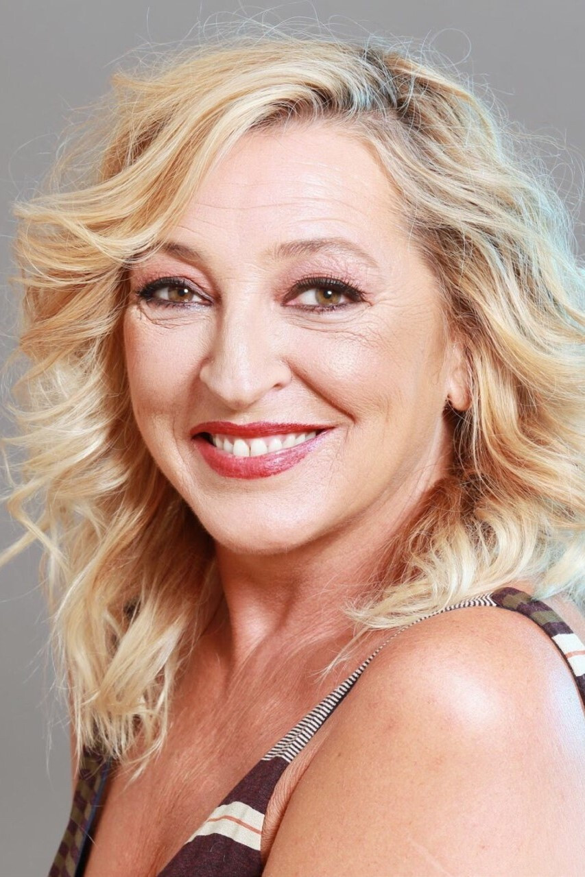 Anna Azcona backdrop