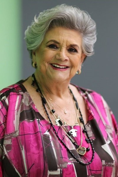 Queta Ariel backdrop