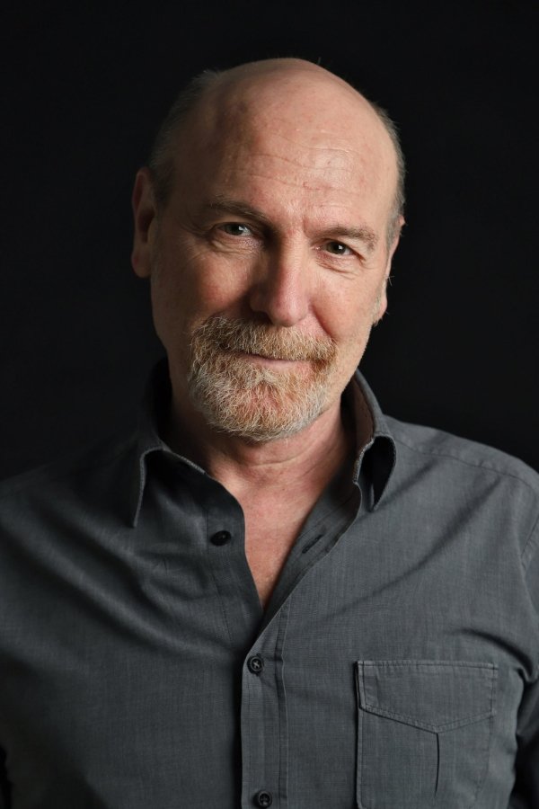 Álvaro Báguena backdrop