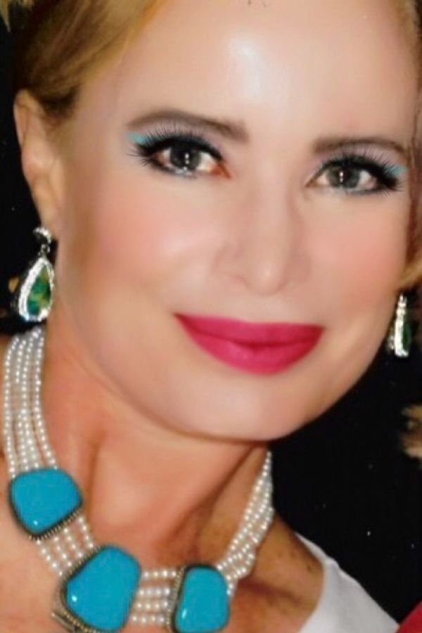 Maureen LaVette backdrop