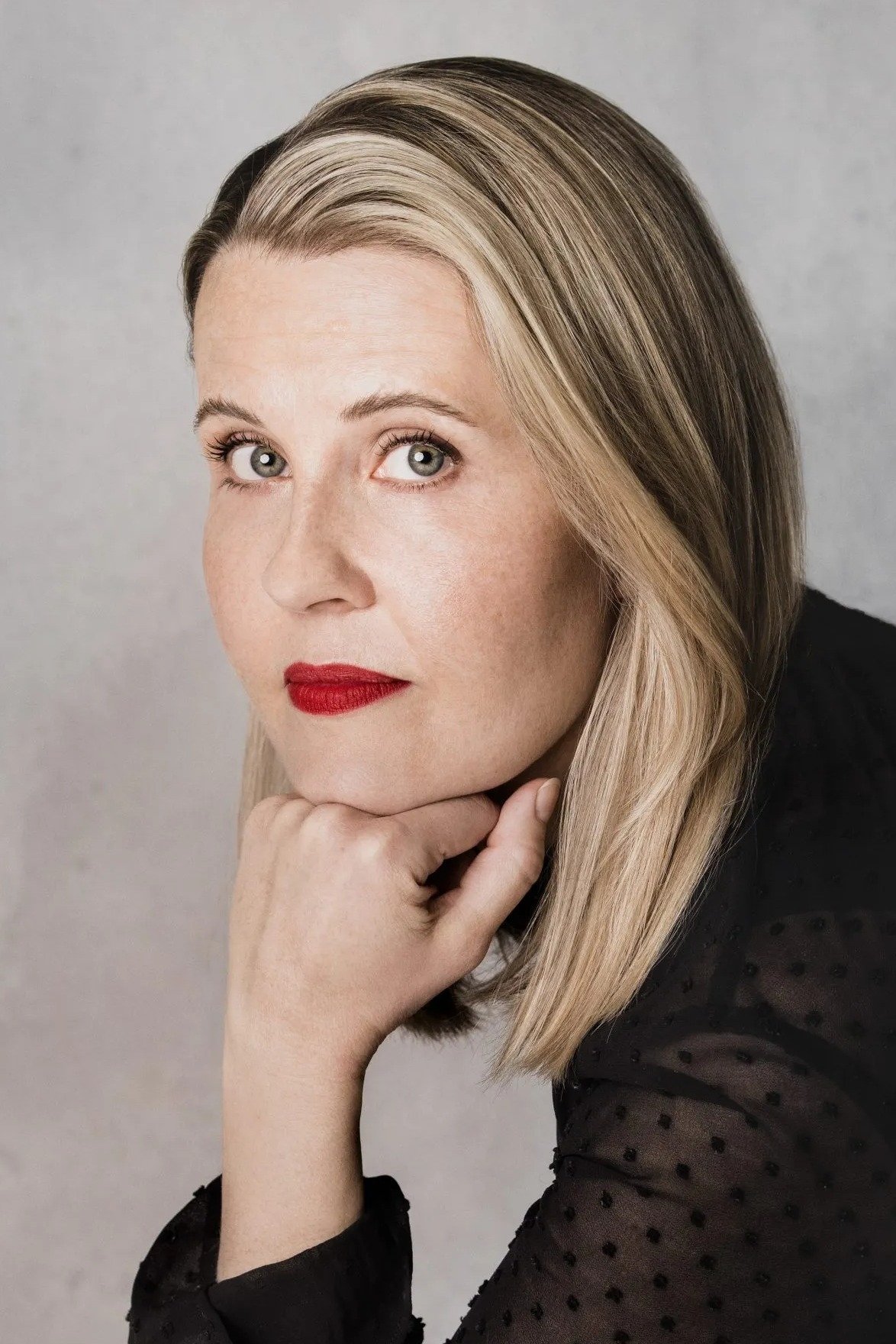 Alli Haapasalo backdrop