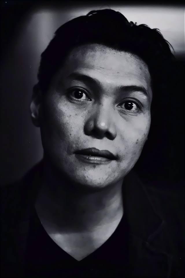 Mon Confiado backdrop