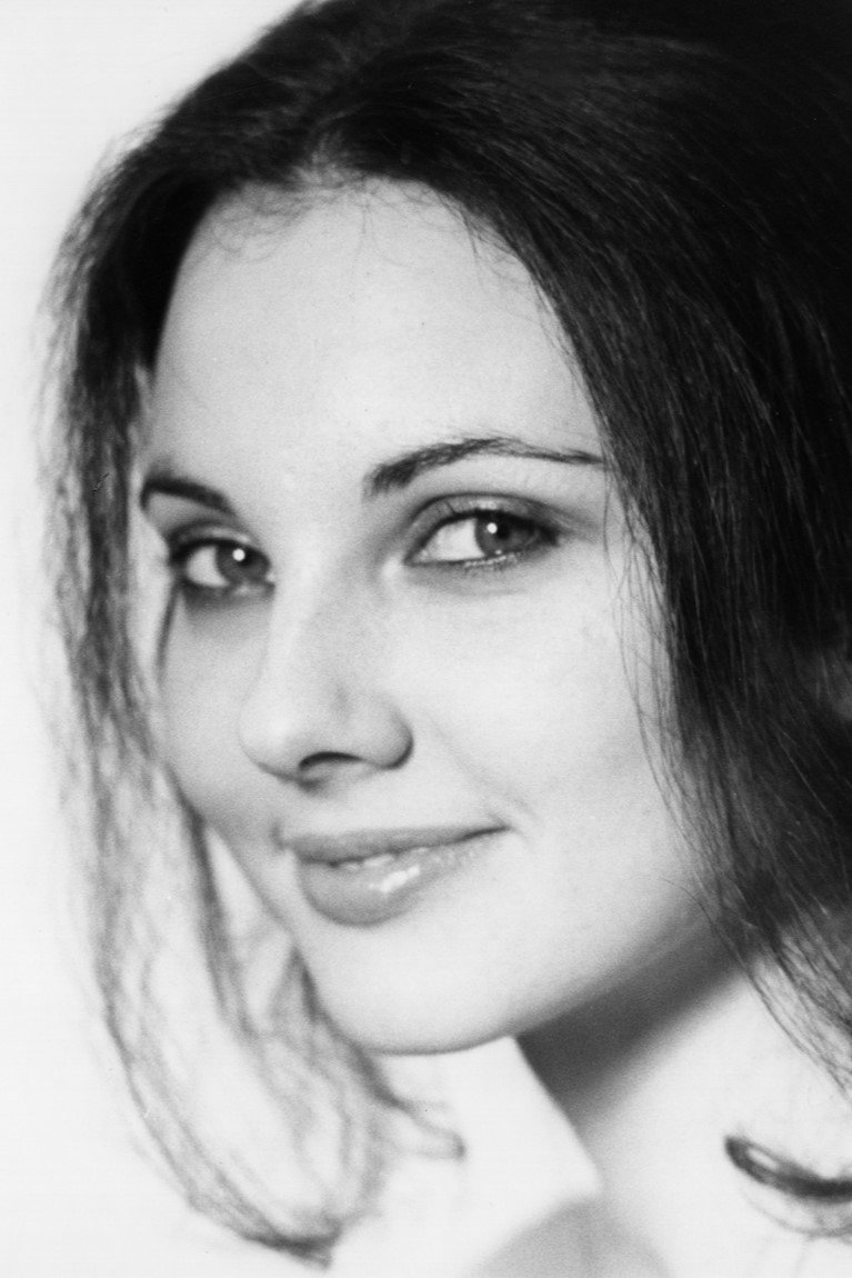 Mijou Kovacs backdrop