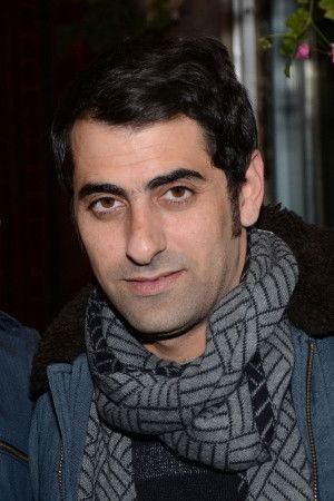 Asi Israelof backdrop