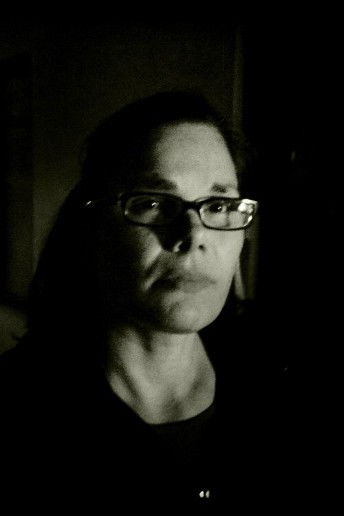 Bettina Perut backdrop