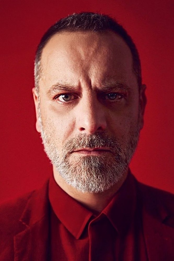 Ozan Güven backdrop