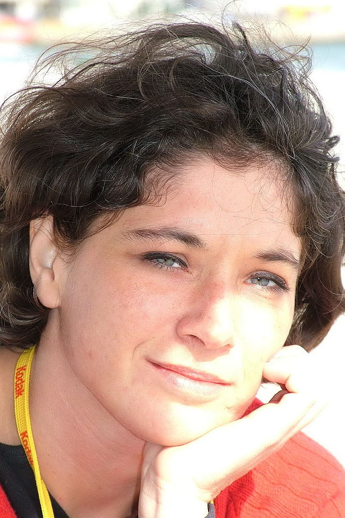 Diana Groó backdrop