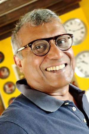 Mahesh Mathai backdrop