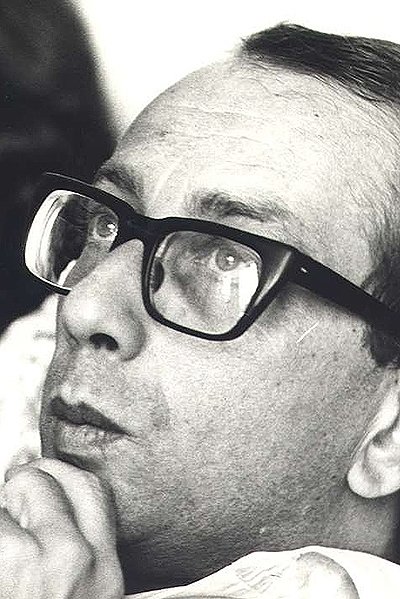 Mário Carneiro backdrop