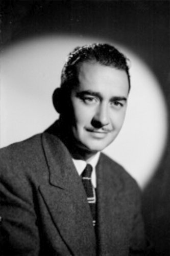 Óscar J. Brooks backdrop