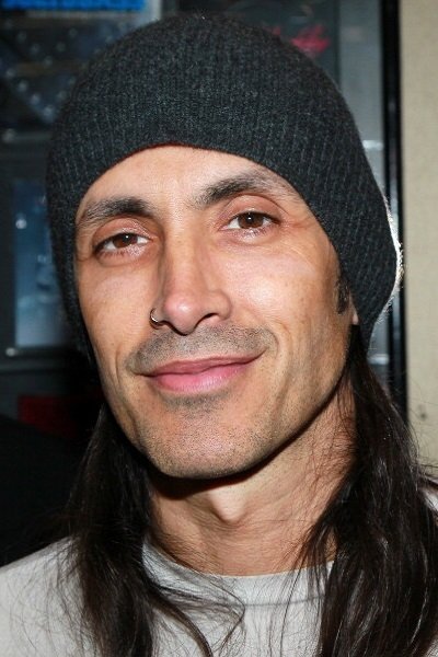 Nuno Bettencourt backdrop