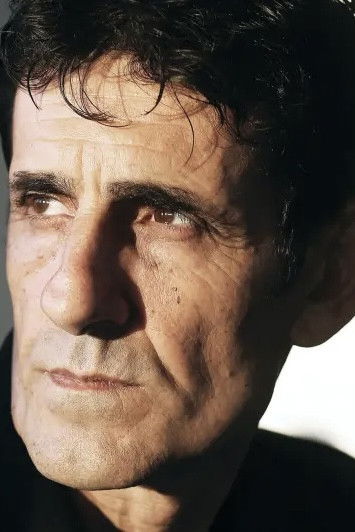 Shaul Mizrahi backdrop