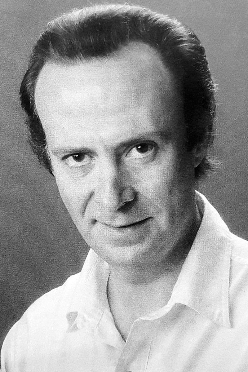 Gianni Lunadei backdrop