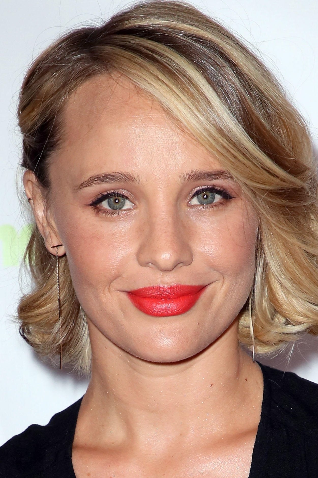 Natasha Loring backdrop