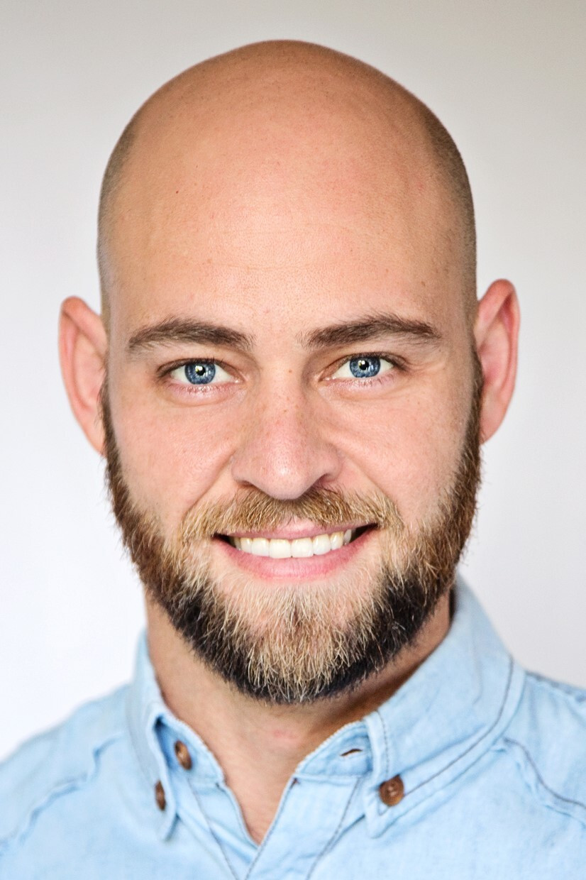 Charlie Bouguenon backdrop