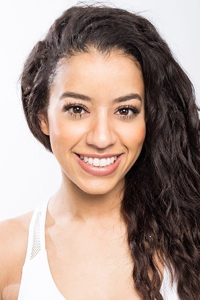 Sydni Beaudoin backdrop