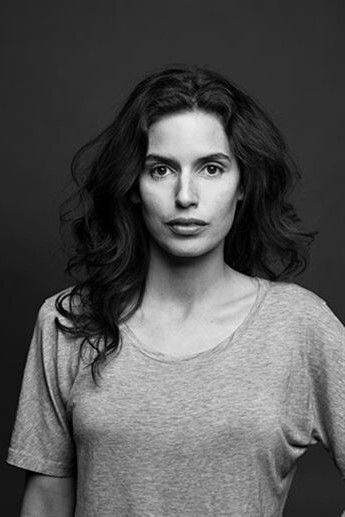 Ana Gil De Melo Nascimento backdrop