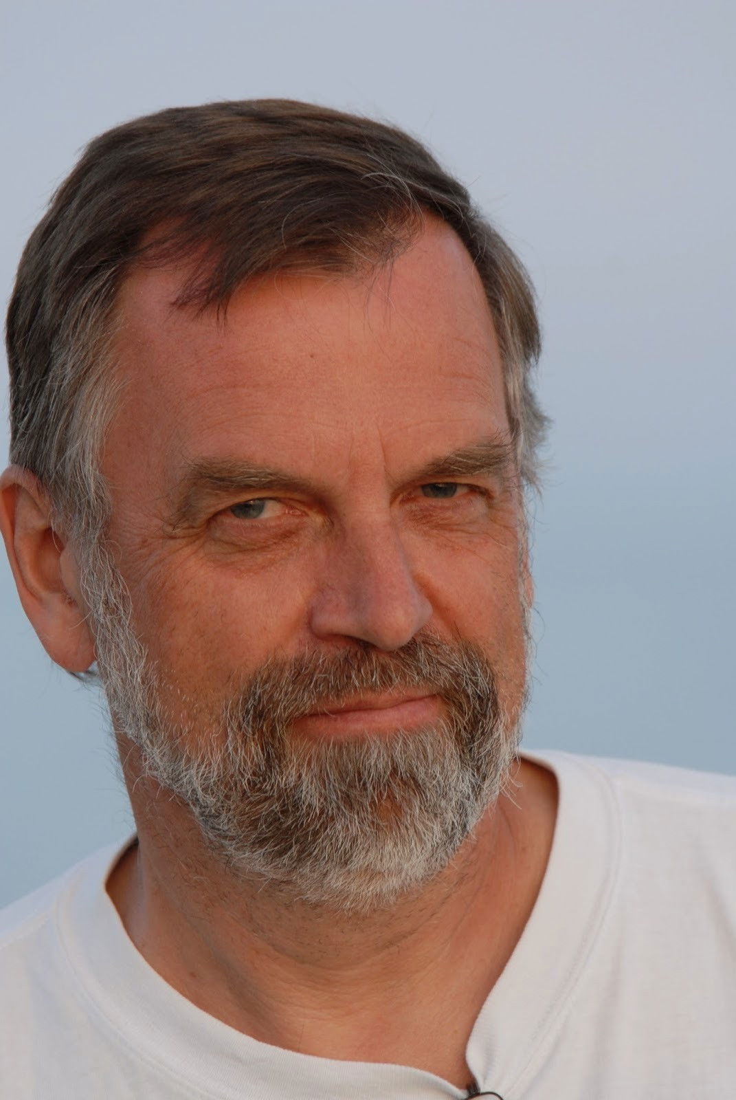 Malcolm Dixelius backdrop