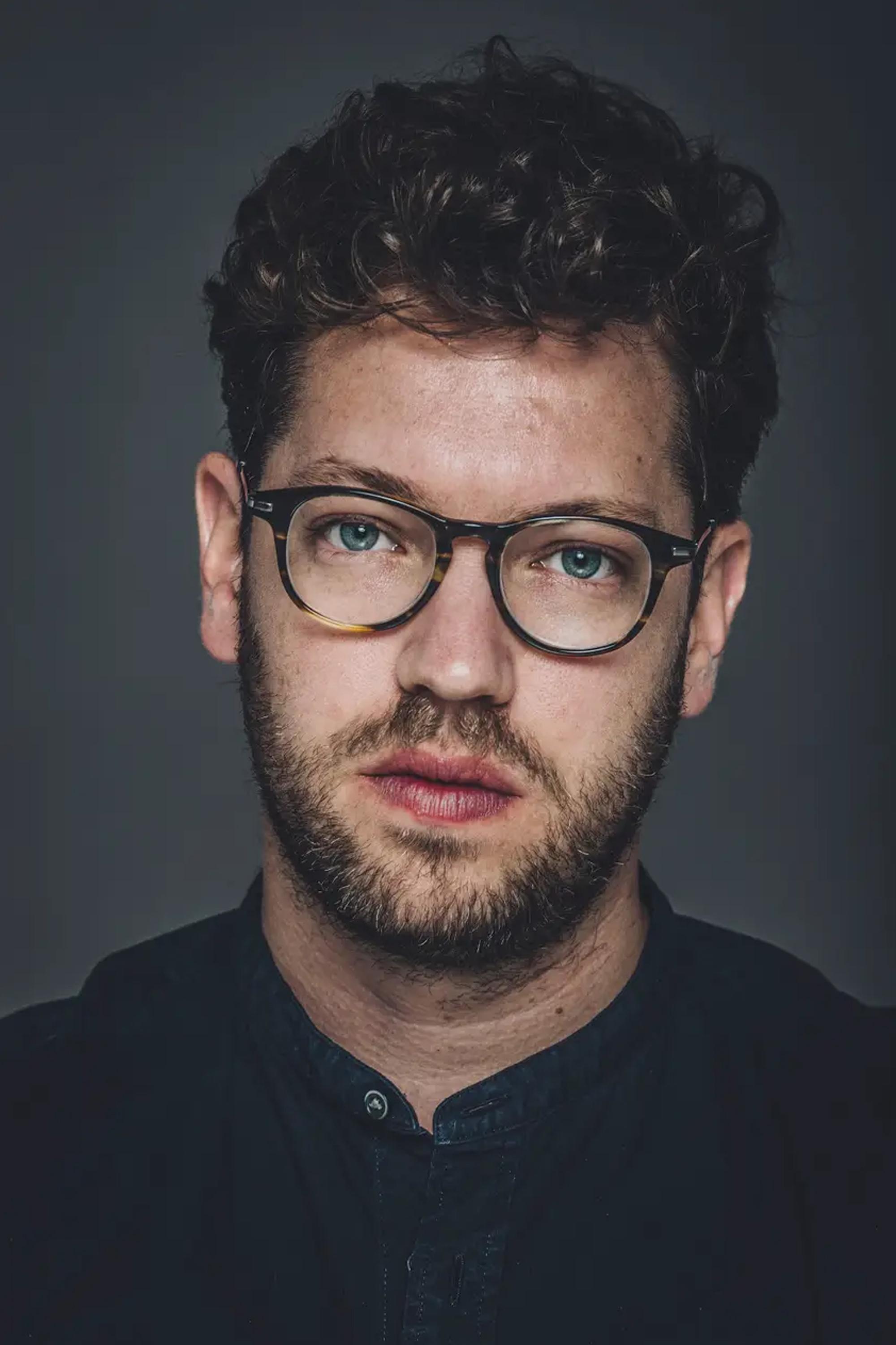 Gonzalo Tobal backdrop