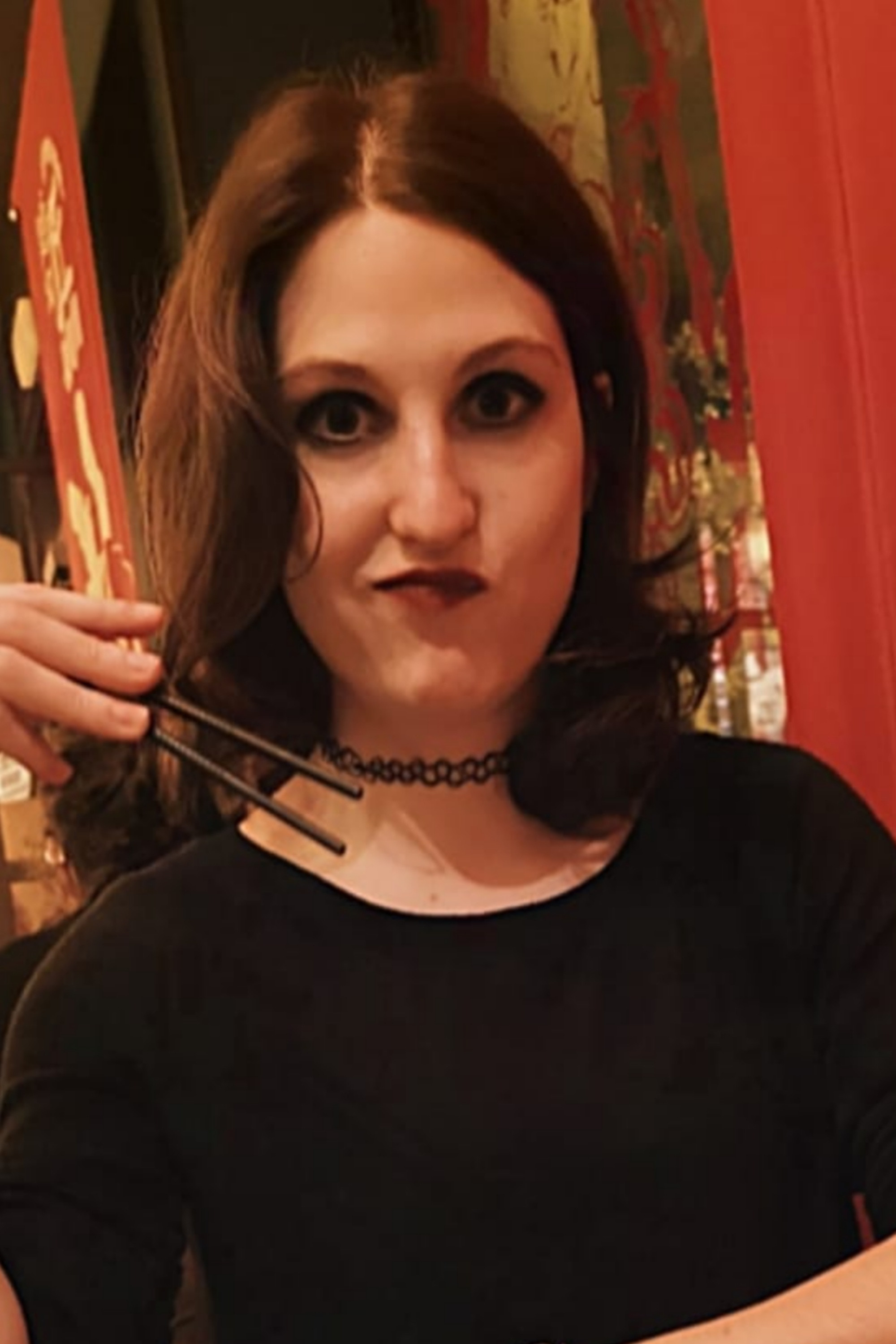 Clara Schwarze backdrop