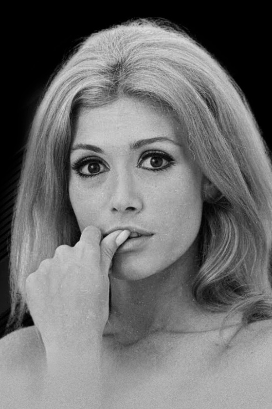 Marília Branco backdrop