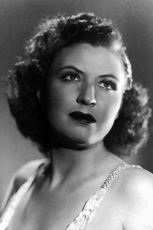 Maria Paula backdrop