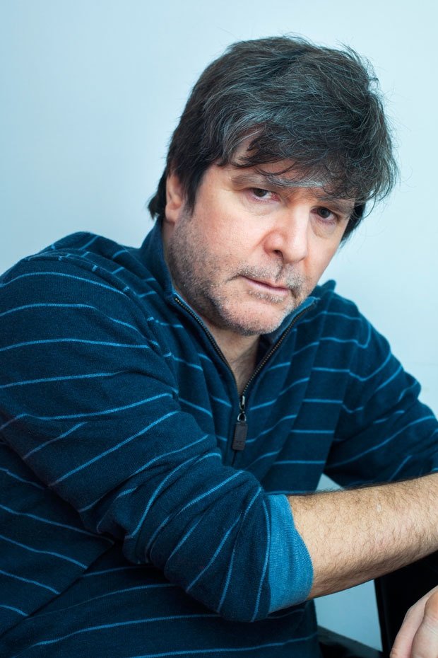 Marcelo Rubens Paiva backdrop