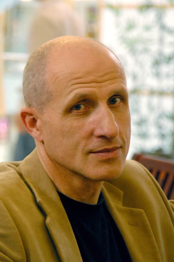 Maciej Kozłowski backdrop