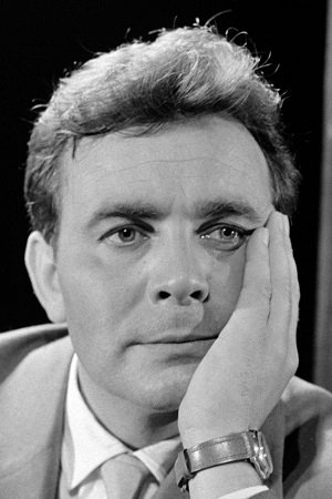 Ádám Szirtes backdrop