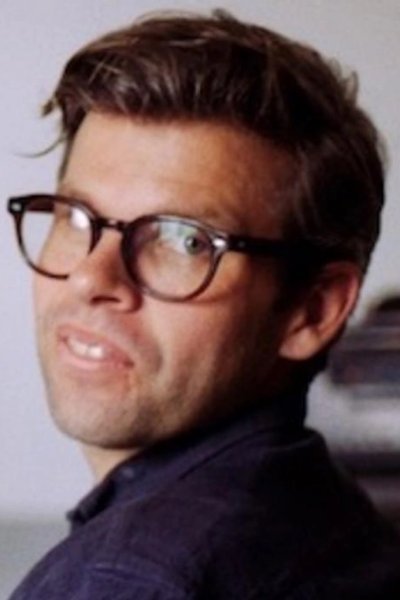 Theis Schmidt backdrop