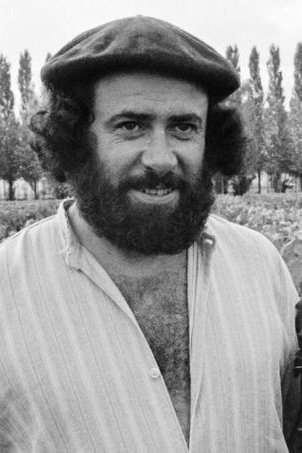 Claude Confortès backdrop