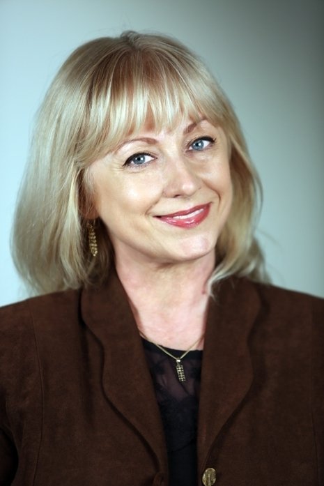 Cecilia Bârbora backdrop