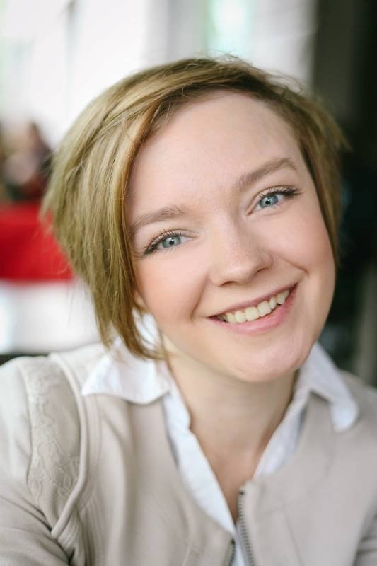 Olga Shuvalova → Olgë Shuvallova backdrop