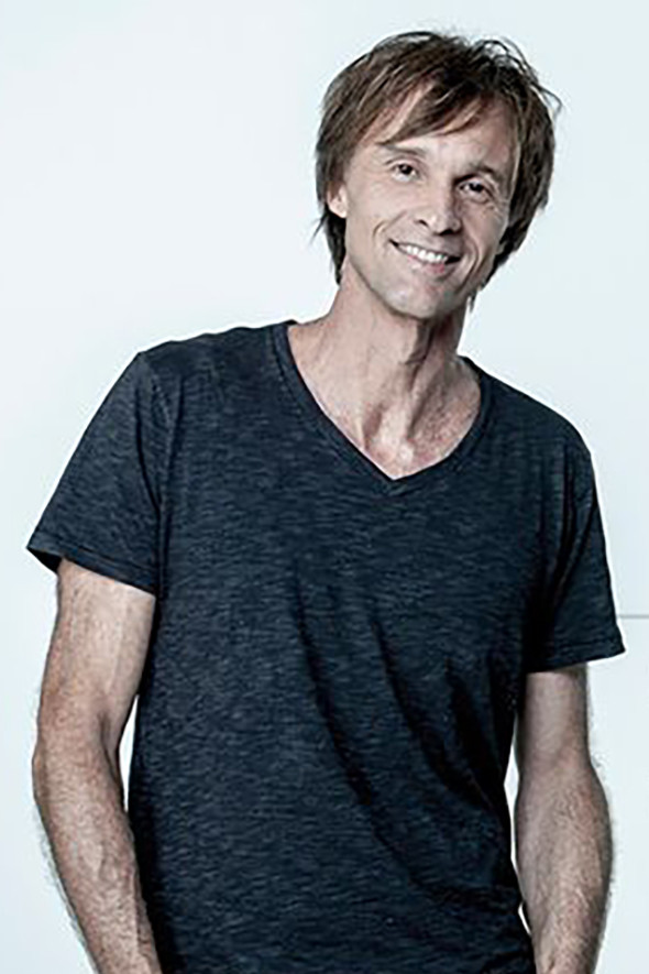 Marcelo Bonfá backdrop