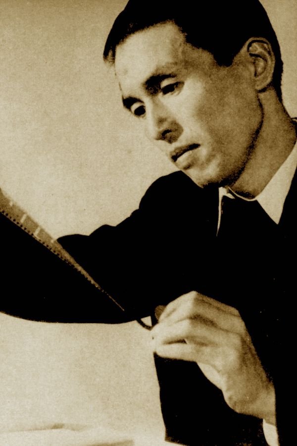 Hiroshi Kusuda backdrop