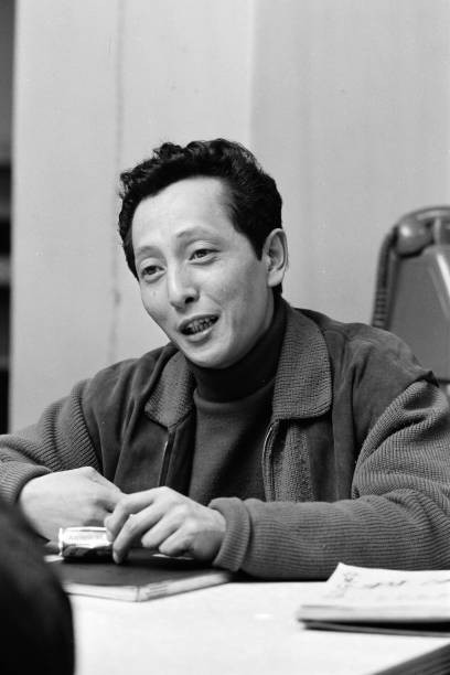 Shuntarō Emi backdrop