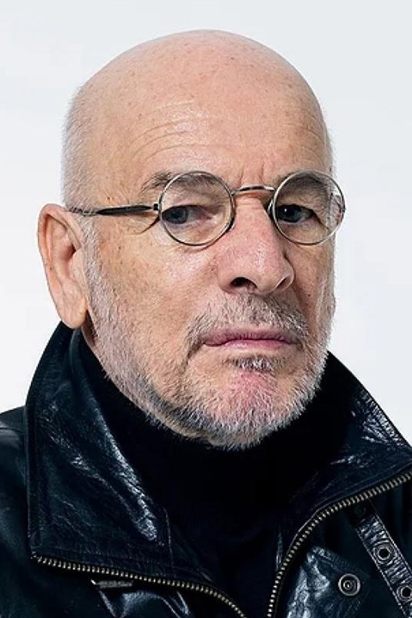 Tuğrul Çetiner backdrop