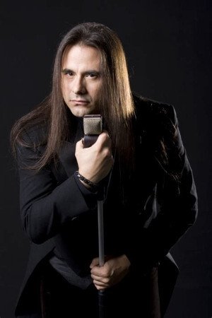 Andre Matos backdrop
