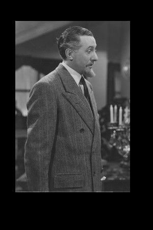 Julián Bourges backdrop