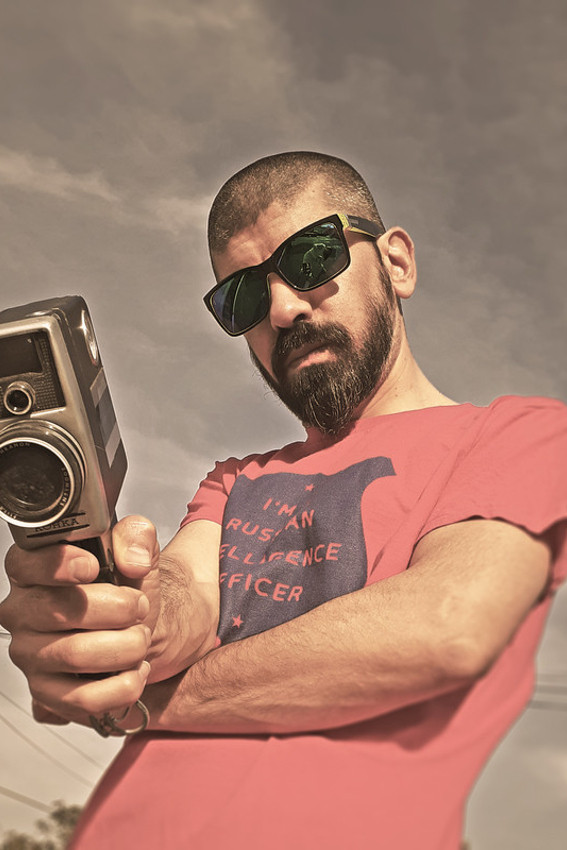 Tomas Larrinaga backdrop