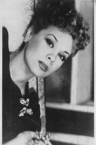 Fanny Navarro backdrop