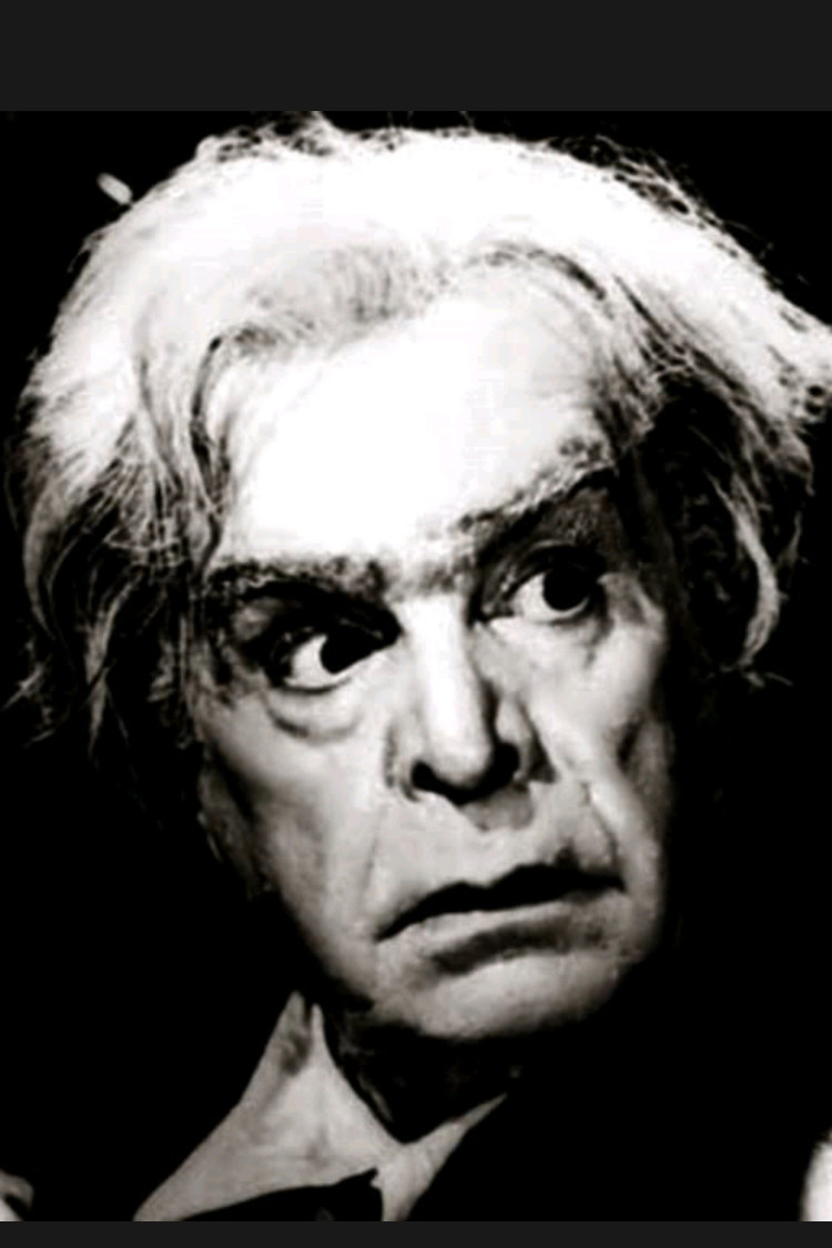 Enrique Muiño backdrop