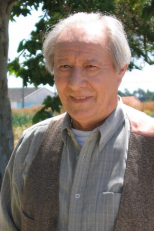 Henrique Viana backdrop