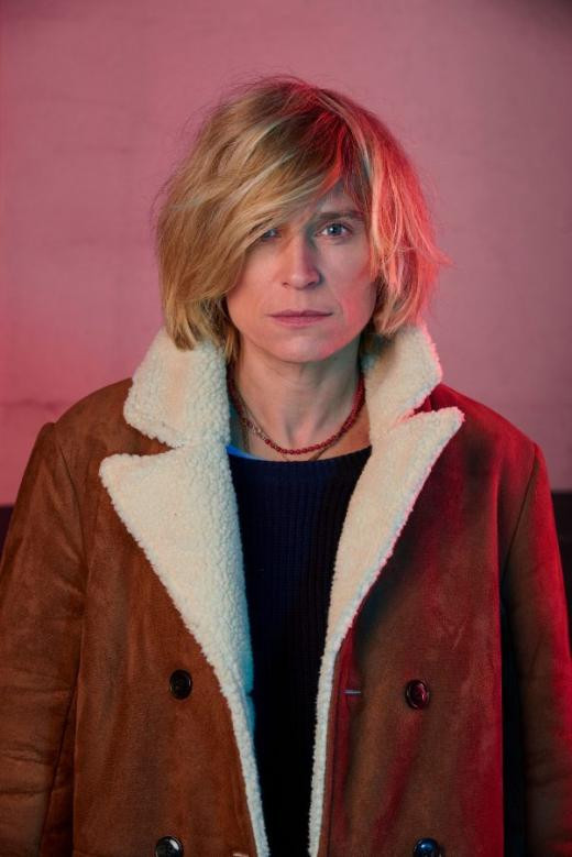 Mika Tard: Mika Tard backdrop